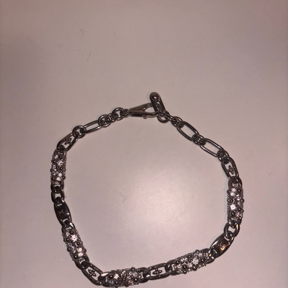 Silver Chain Louis Vuitton necklace  with Floral Accents